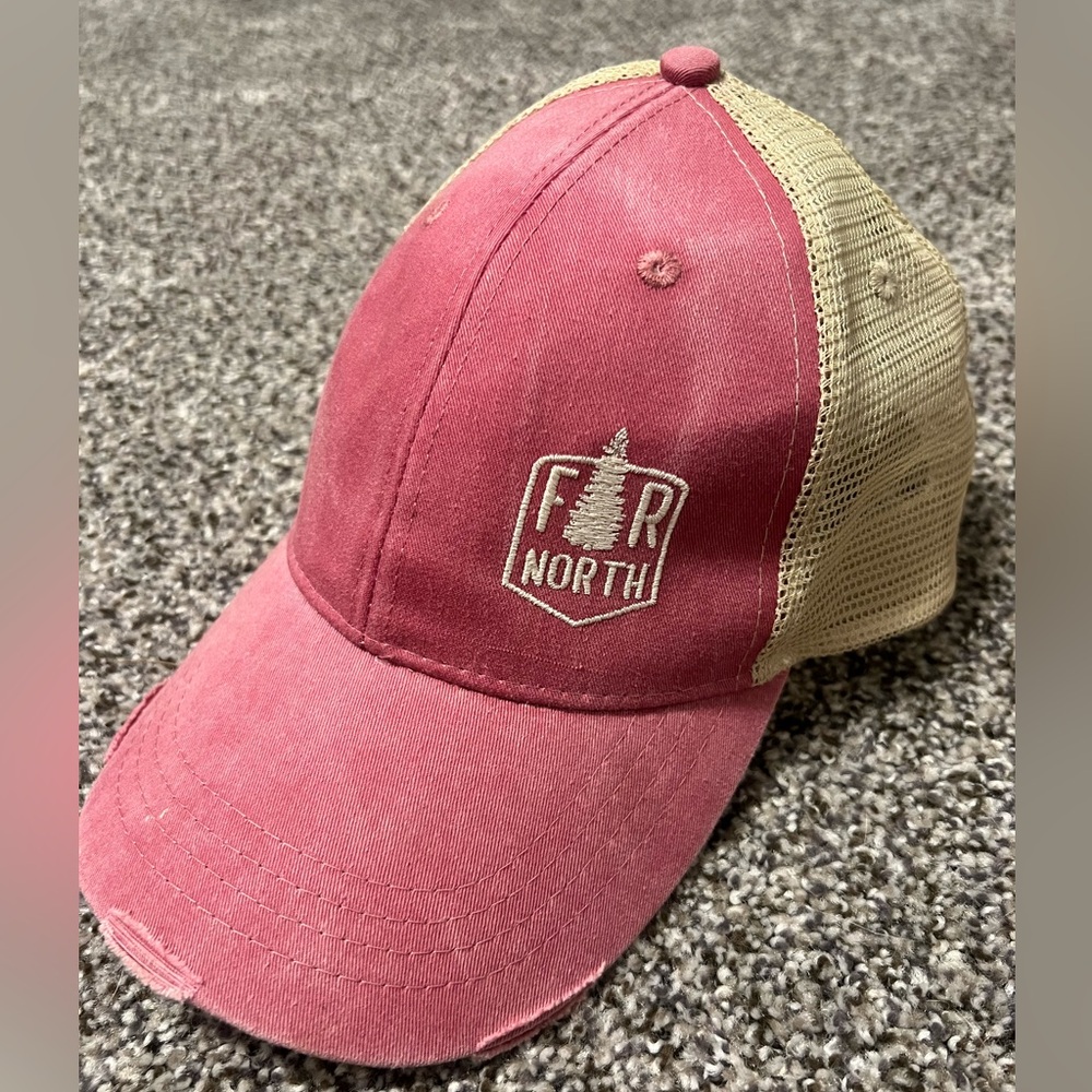 Like new! Far North Adjustable Hat